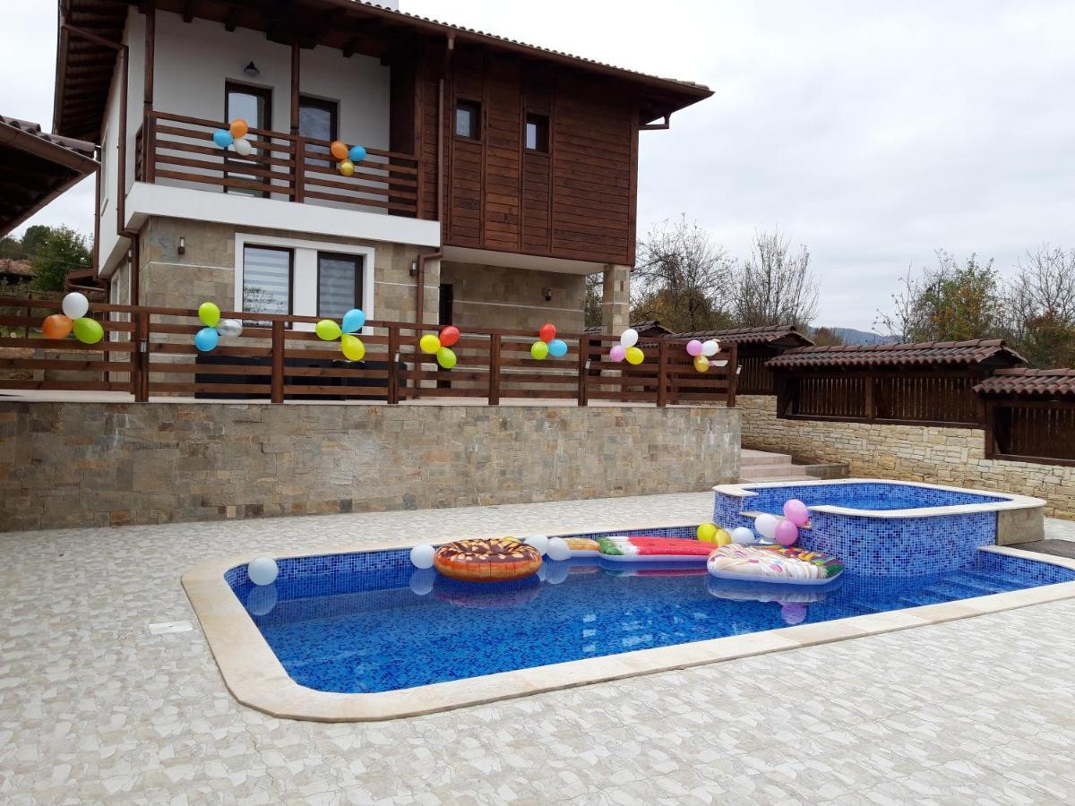 Вили Алекс Elena Exterior foto
